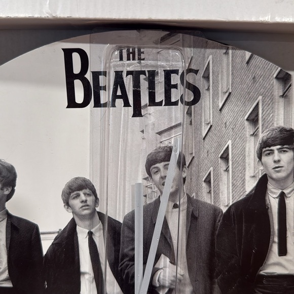 NEW The Beatles Black & White Wall Clock - Picture 2 of 3
